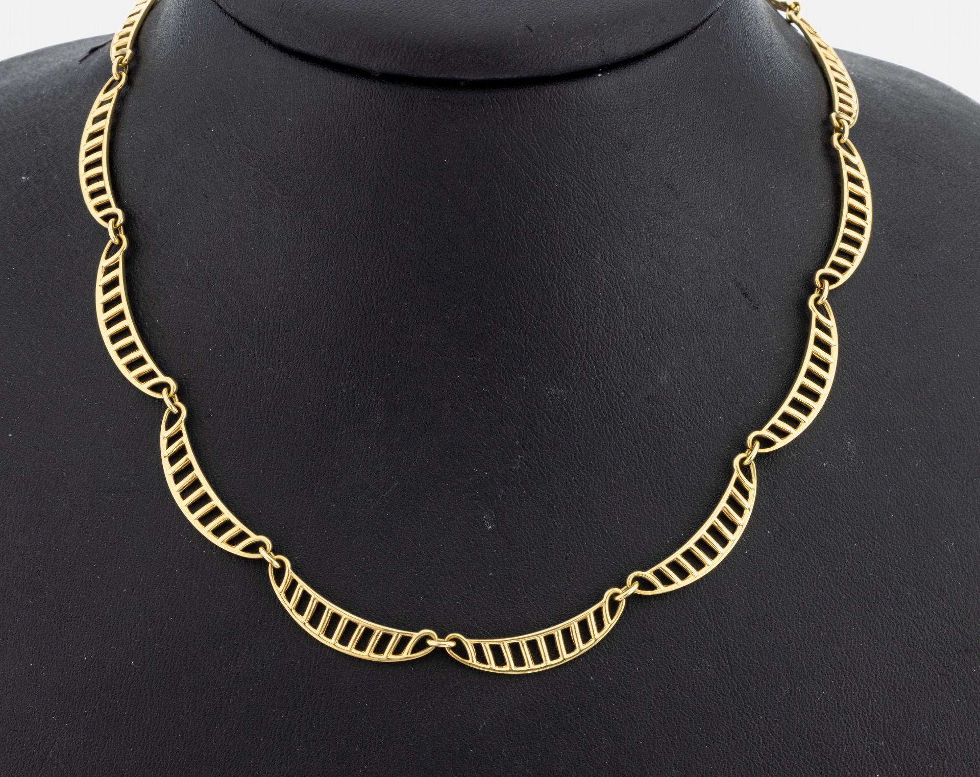 14 kt Gold Collier, GG 585/000, geschwungene Glieder, L.