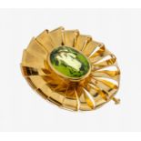 18 kt Gold Peridot-Brosche, GG 750/000 gepr., geschwungen,