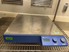 IKA-Werke Heating and Stirring Plate