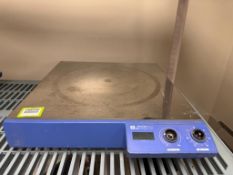 IKA-Werke Heating and Stirring Plate