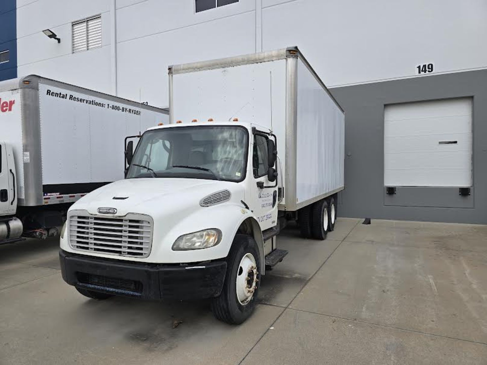 Freightliner Box Truck - Image 2 of 21