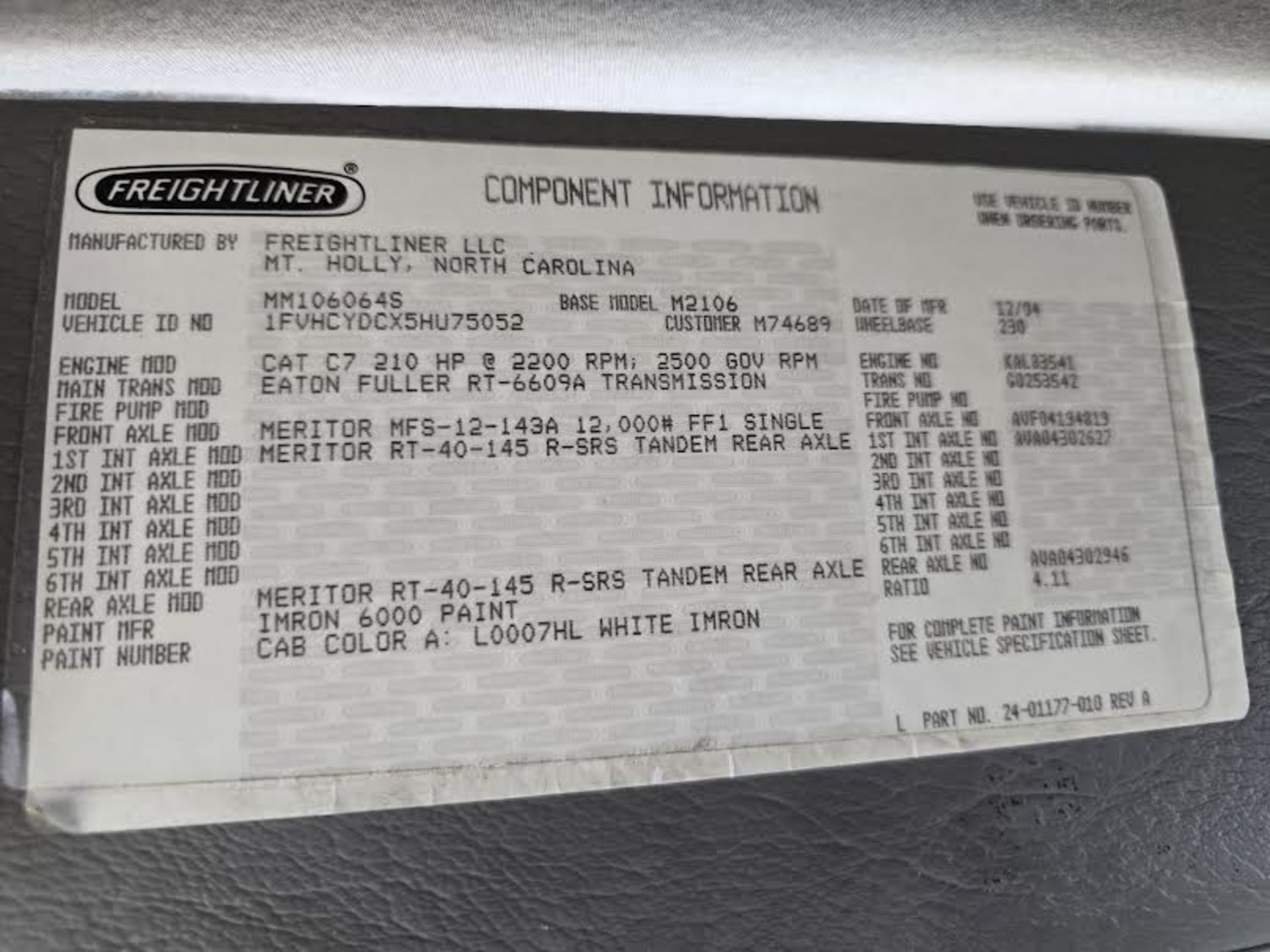 Freightliner Box Truck - Image 11 of 21