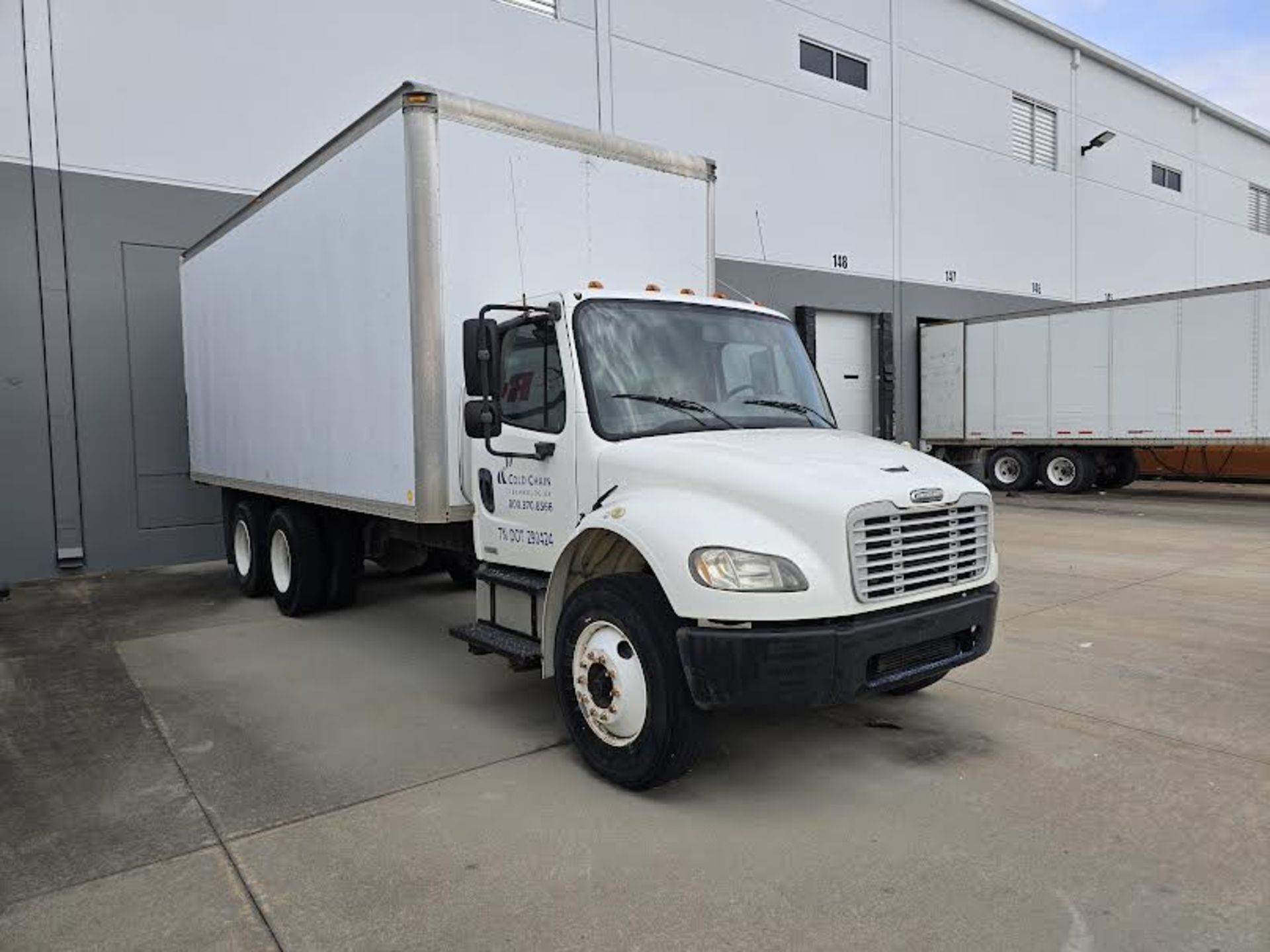 Freightliner Box Truck - Image 3 of 21