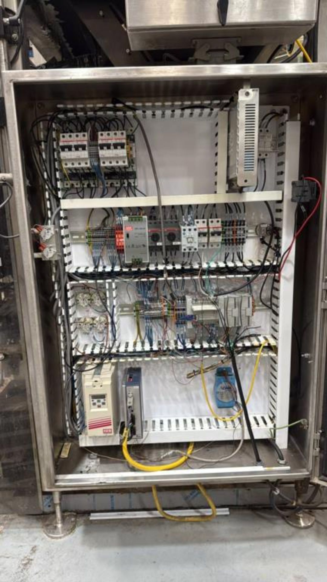 Matrix Vertical Form-Fill-Seal Packaging System - Image 3 of 30