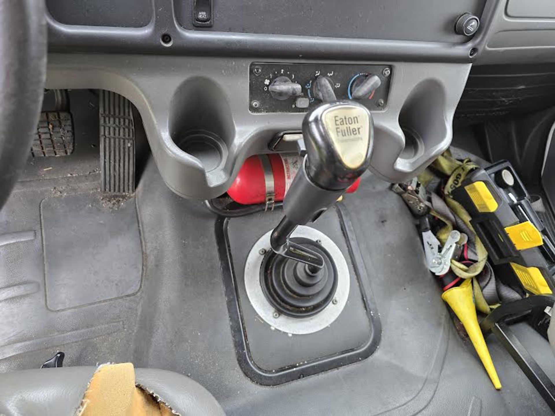 Freightliner Box Truck - Image 13 of 21