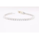 7.00ct Line Bracelet Lab Grown D/F Colour VS1/VS2 Round Brilliant Cut - 9kt White Gold