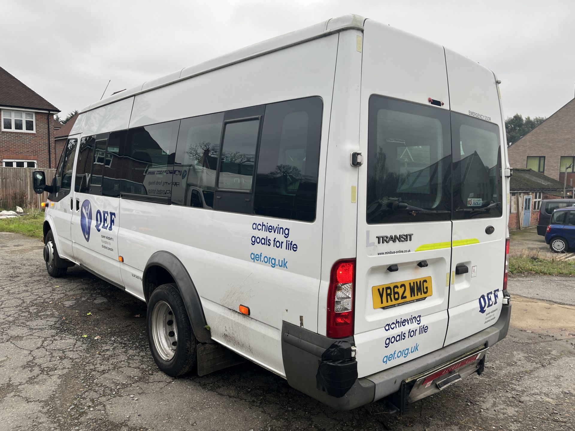 Ford Transit LWB 2.2 TDCi (135ps) Medium Roof Minibus EL RWD 2012/62 ...