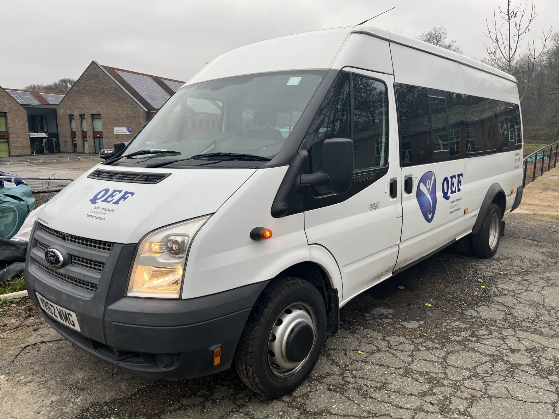 Ford Transit LWB 2.2 TDCi (135ps) Medium Roof Minibus EL RWD 2012/62 ...