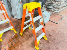Fiberglass Step Ladder