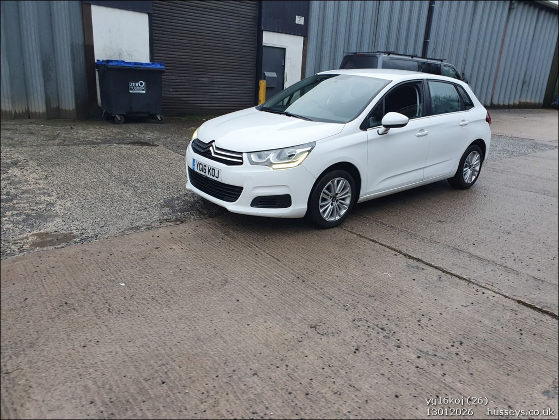 16/16 CITROEN C4 FEEL PURETECH 1200CC PETROL 5 DOOR HATCHBACK YG16KOJ - Image 27 of 44
