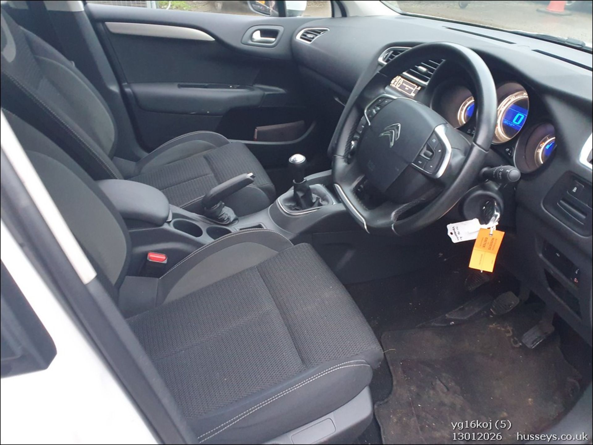 16/16 CITROEN C4 FEEL PURETECH 1200CC PETROL 5 DOOR HATCHBACK YG16KOJ - Image 6 of 44