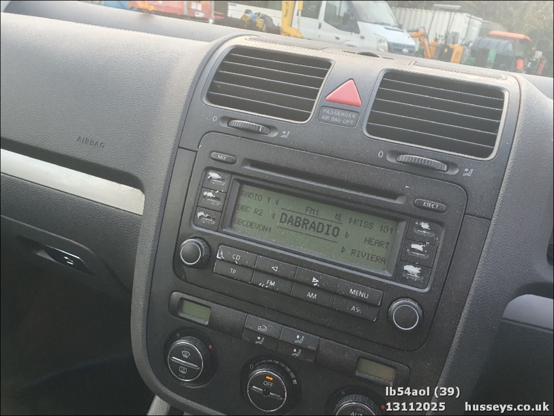 04/54 VOLKSWAGEN GOLF GT TDI 2000CC DIESEL LB54AOL - Image 39 of 41