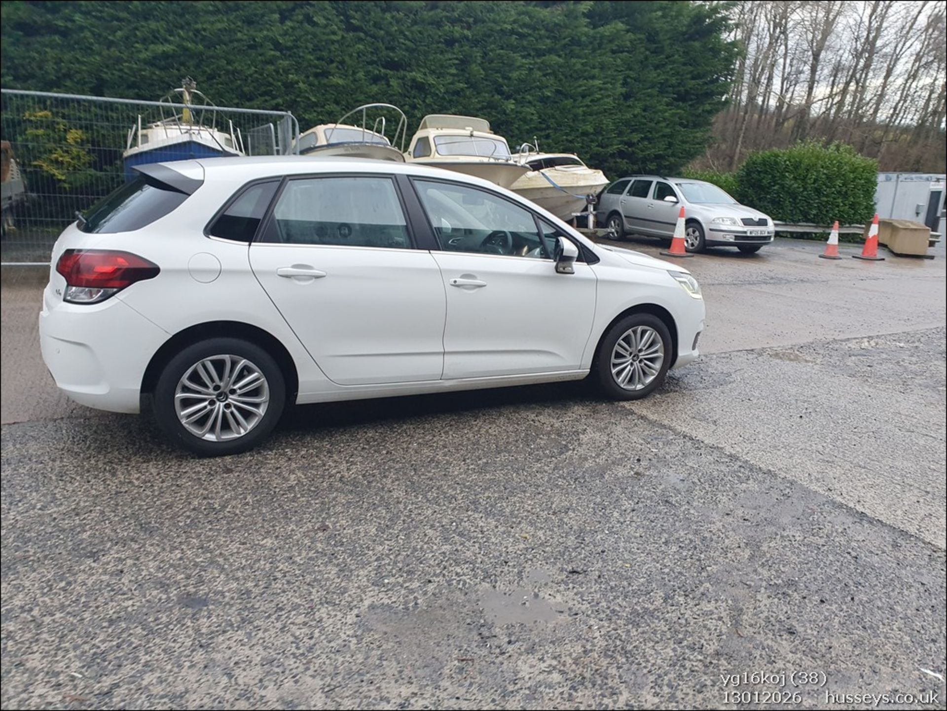 16/16 CITROEN C4 FEEL PURETECH 1200CC PETROL 5 DOOR HATCHBACK YG16KOJ - Image 39 of 44