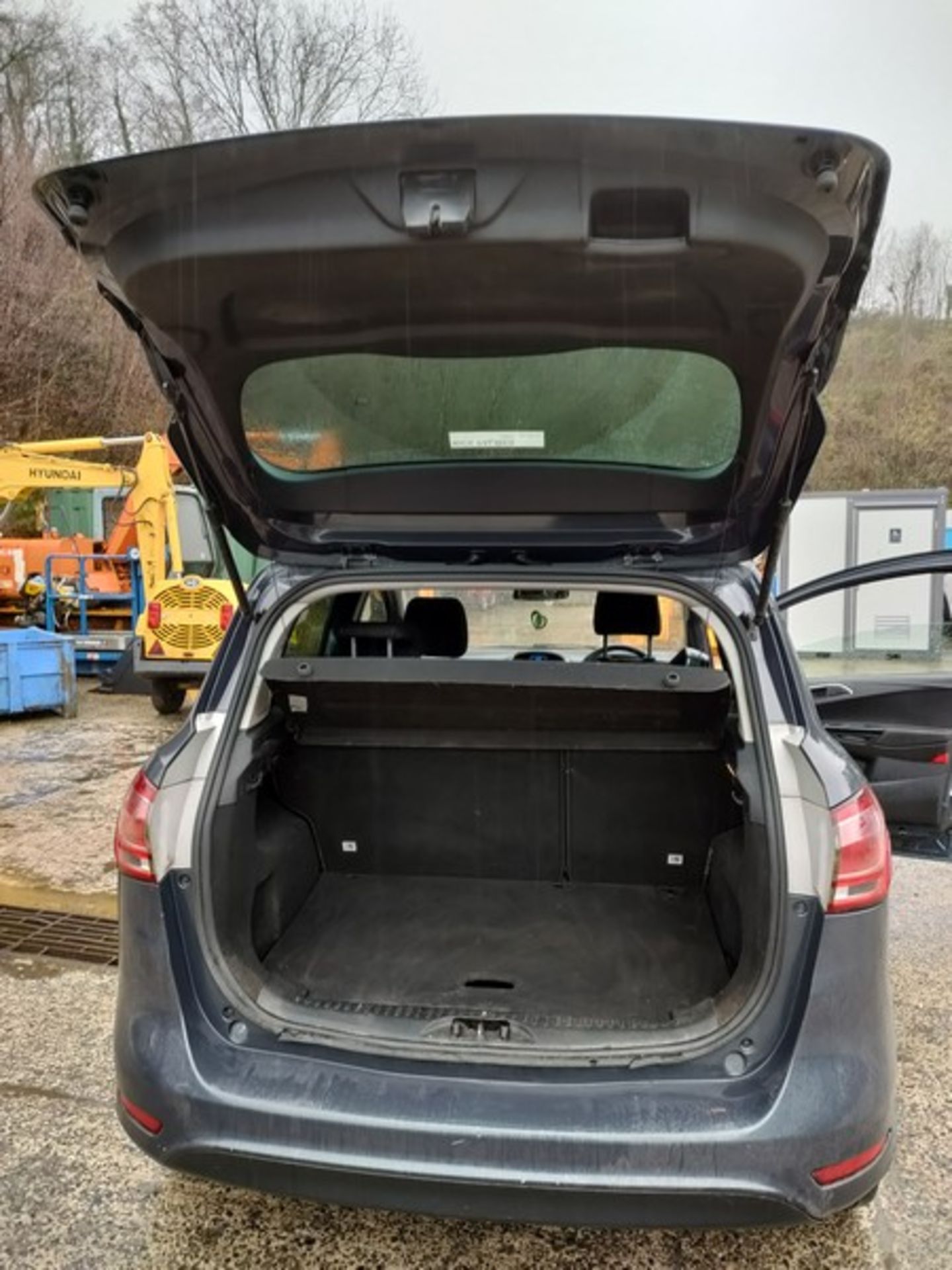 13/62 FORD B-MAX ZETEC AUTO 1596cc 5 Speed Auto Petrol MPV Silver 56K WG62OMX - Image 41 of 47