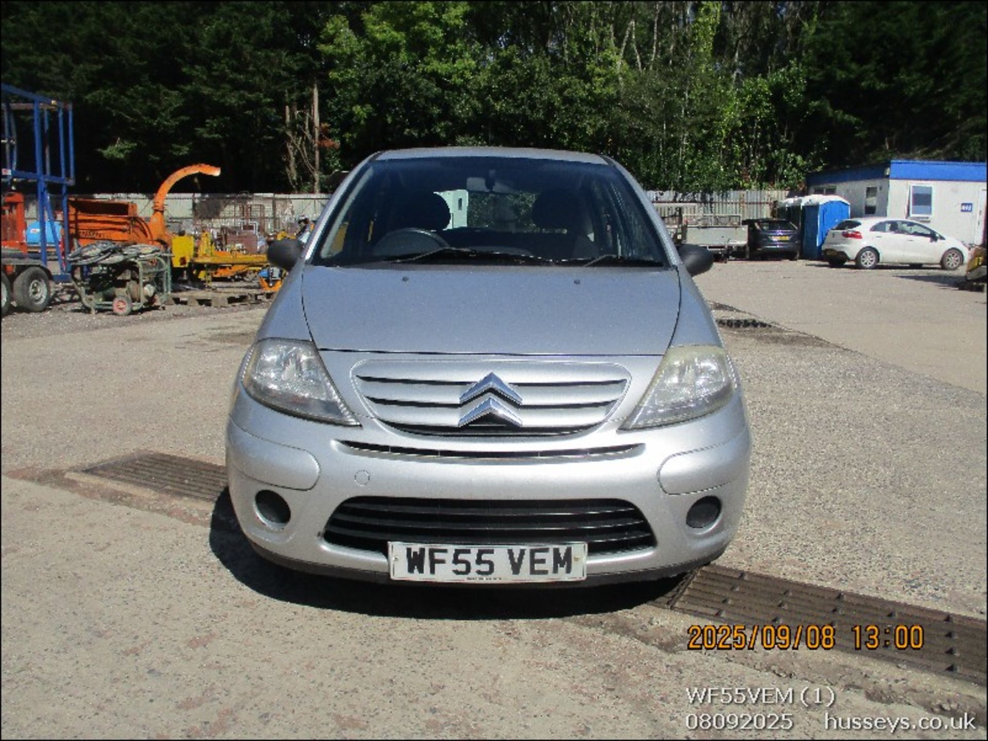 05/55 CITROEN C3 DESIRE 1360cc 5 Spd Manual Petrol 5 Dr H/Back (Silver, 100k) WF55VEM - Image 2 of 17