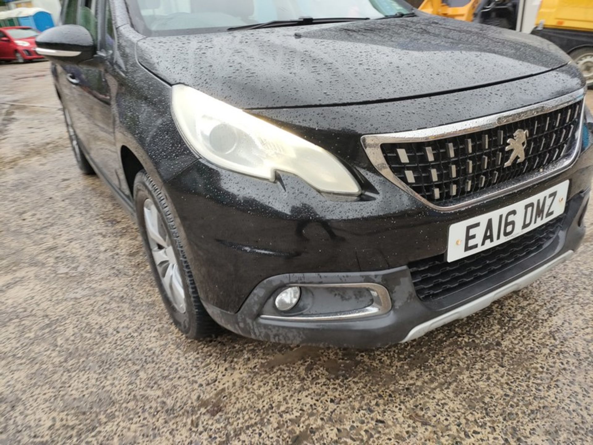 16/16 PEUGEOT 2008 ACTIVE BLUE HDI 1560cc 5 Speed Manual Diesel 5 Door Hatchback Black 126K EA16DMZ - Image 5 of 51