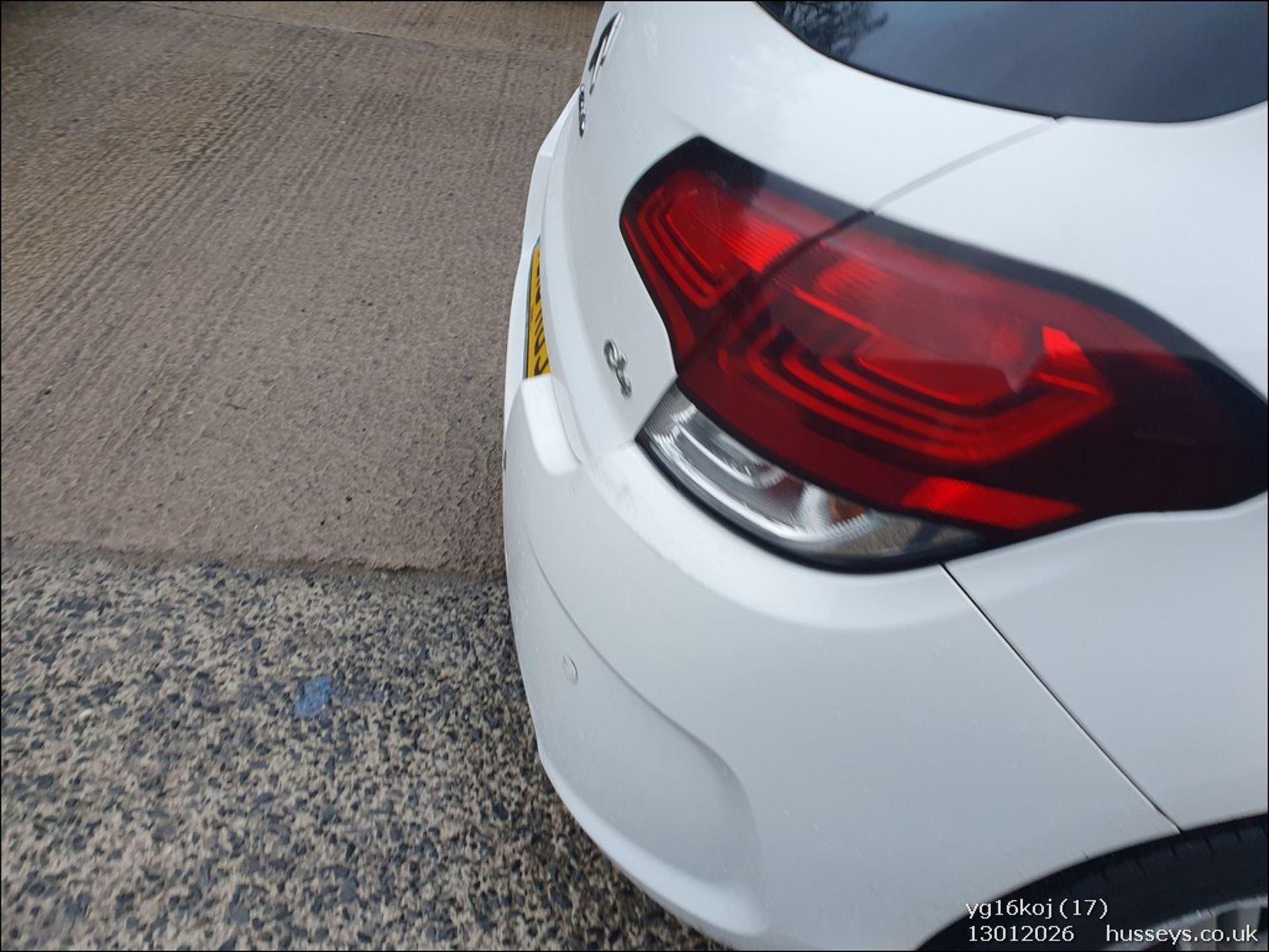 16/16 CITROEN C4 FEEL PURETECH 1200CC PETROL 5 DOOR HATCHBACK YG16KOJ - Image 18 of 44