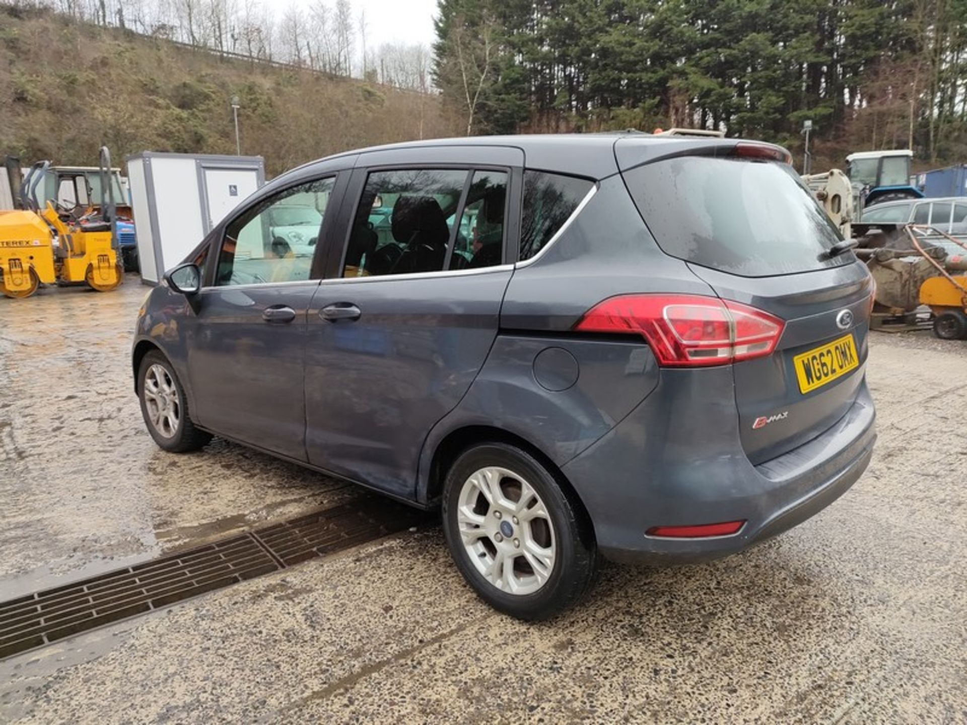 13/62 FORD B-MAX ZETEC AUTO 1596cc 5 Speed Auto Petrol MPV Silver 56K WG62OMX - Image 13 of 47