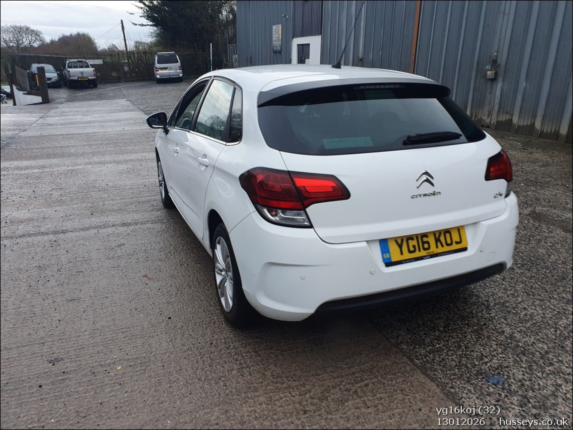 16/16 CITROEN C4 FEEL PURETECH 1200CC PETROL 5 DOOR HATCHBACK YG16KOJ - Image 33 of 44