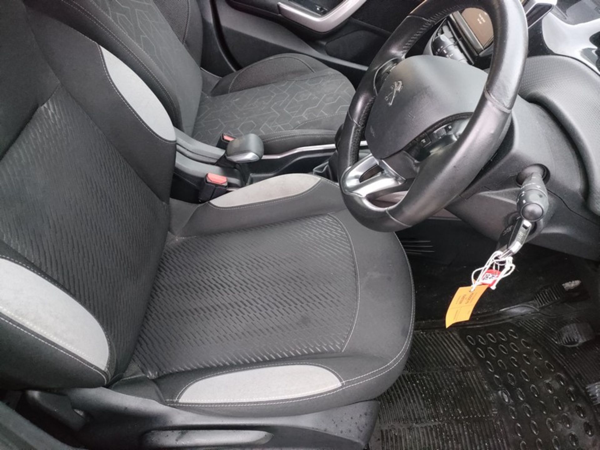 16/16 PEUGEOT 2008 ACTIVE BLUE HDI 1560cc 5 Speed Manual Diesel 5 Door Hatchback Black 126K EA16DMZ - Image 39 of 51