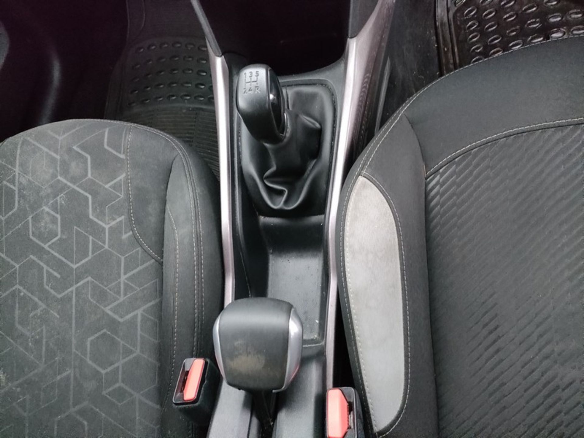 16/16 PEUGEOT 2008 ACTIVE BLUE HDI 1560cc 5 Speed Manual Diesel 5 Door Hatchback Black 126K EA16DMZ - Image 47 of 51