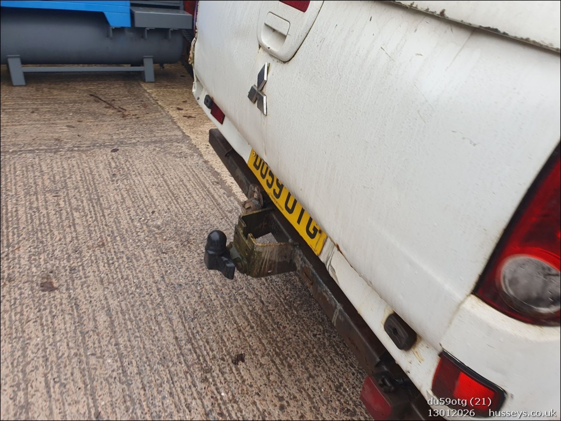 09/59 MITSUBISHI L200 4WORK D/C 4WD 2477cc 5 Spd Manual Diesel Pick-up (White), DU59OTG - Image 7 of 31