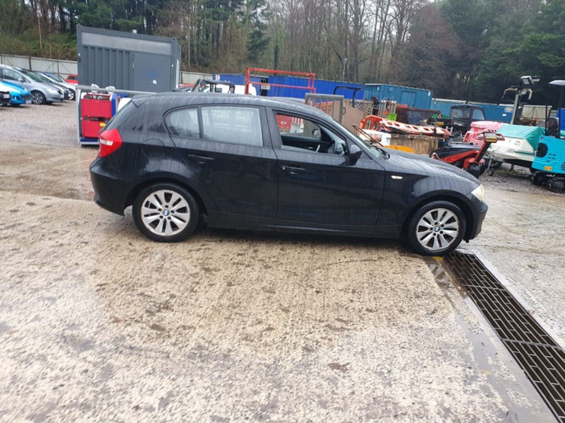 07/07 BMW 116I ES 1596cc 6 Speed Manual Petrol 5 Door Hatchback Black YL07BVF - Image 7 of 39