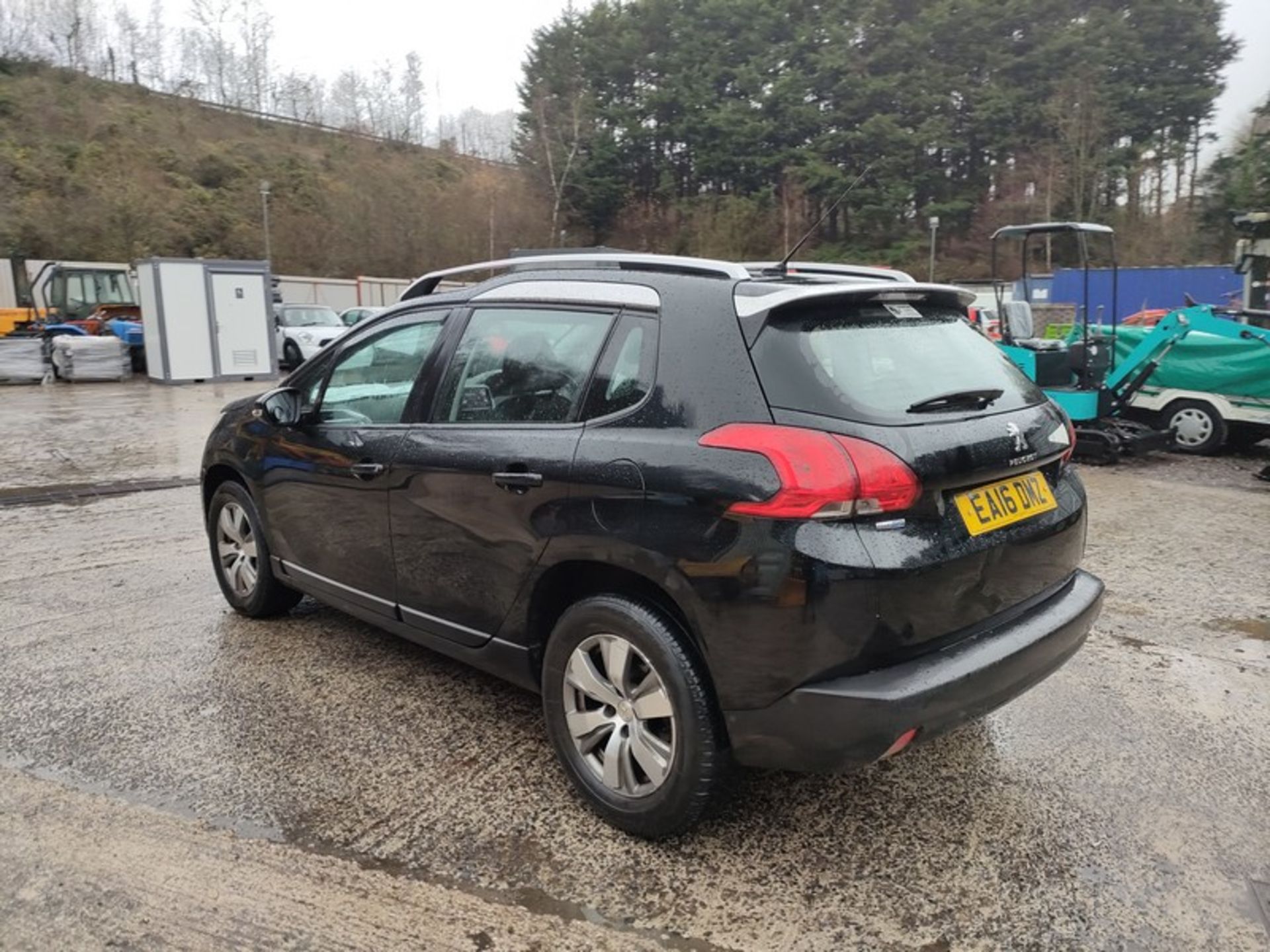 16/16 PEUGEOT 2008 ACTIVE BLUE HDI 1560cc 5 Speed Manual Diesel 5 Door Hatchback Black 126K EA16DMZ - Image 15 of 51