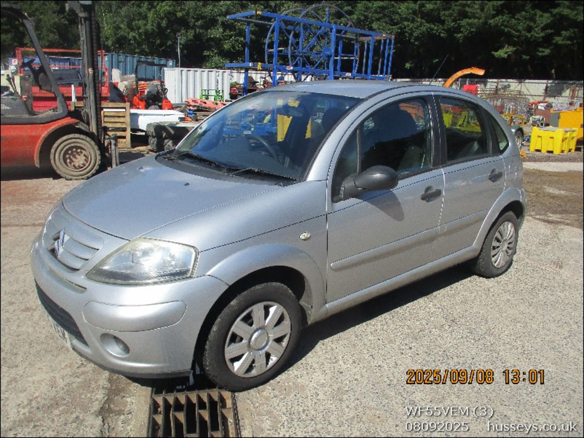 05/55 CITROEN C3 DESIRE 1360cc 5 Spd Manual Petrol 5 Dr H/Back (Silver, 100k) WF55VEM - Image 3 of 17