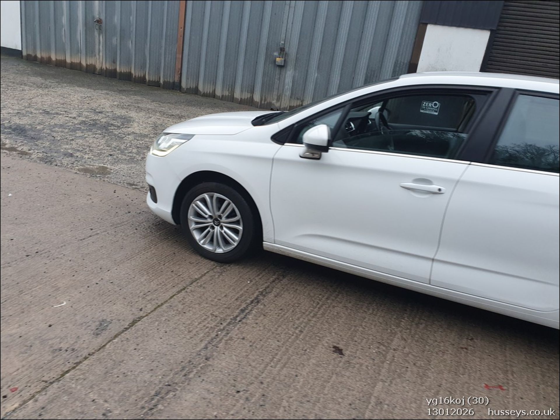 16/16 CITROEN C4 FEEL PURETECH 1200CC PETROL 5 DOOR HATCHBACK YG16KOJ - Image 31 of 44