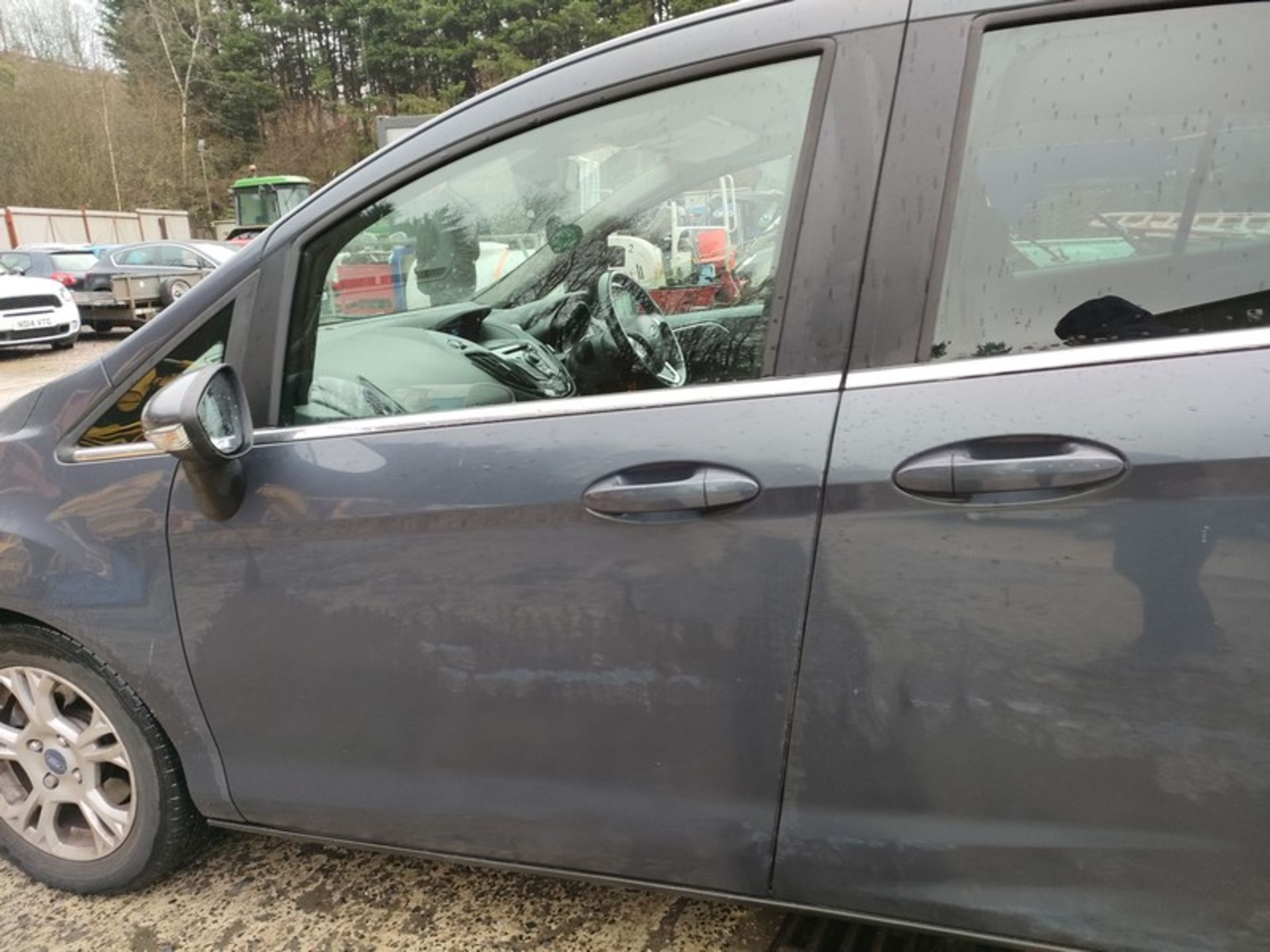 13/62 FORD B-MAX ZETEC AUTO 1596cc 5 Speed Auto Petrol MPV Silver 56K WG62OMX - Image 16 of 47