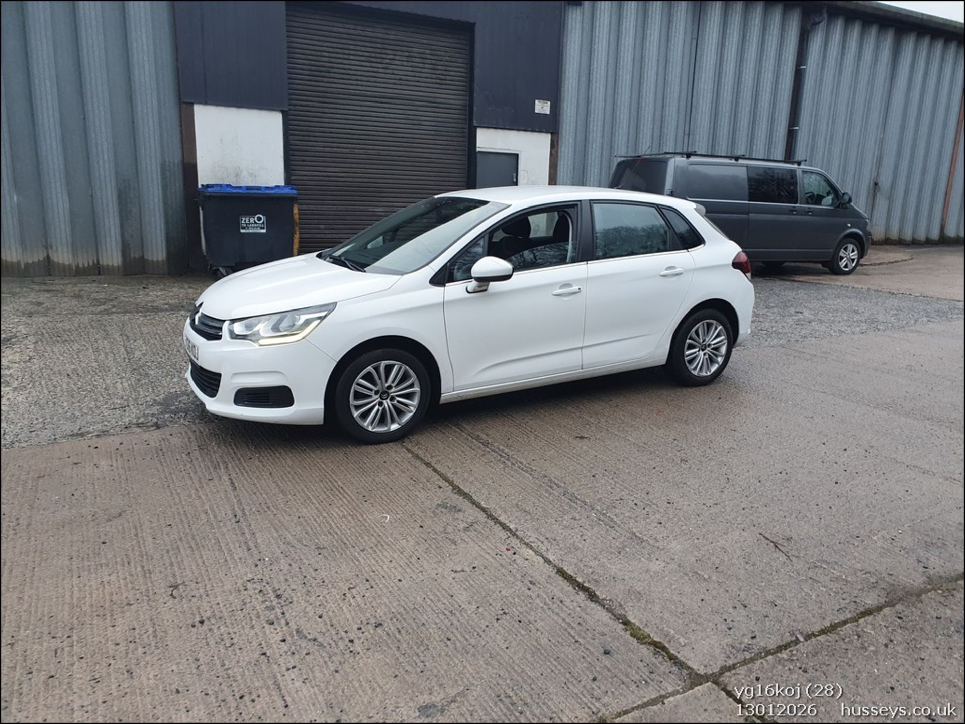 16/16 CITROEN C4 FEEL PURETECH 1200CC PETROL 5 DOOR HATCHBACK YG16KOJ - Image 29 of 44