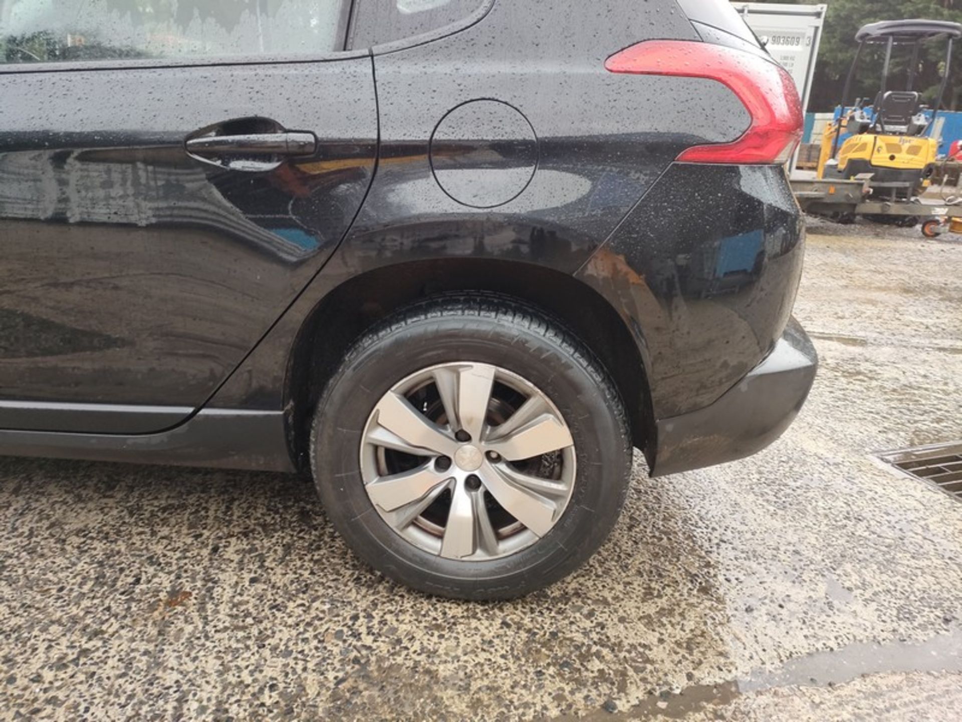 16/16 PEUGEOT 2008 ACTIVE BLUE HDI 1560cc 5 Speed Manual Diesel 5 Door Hatchback Black 126K EA16DMZ - Image 21 of 51