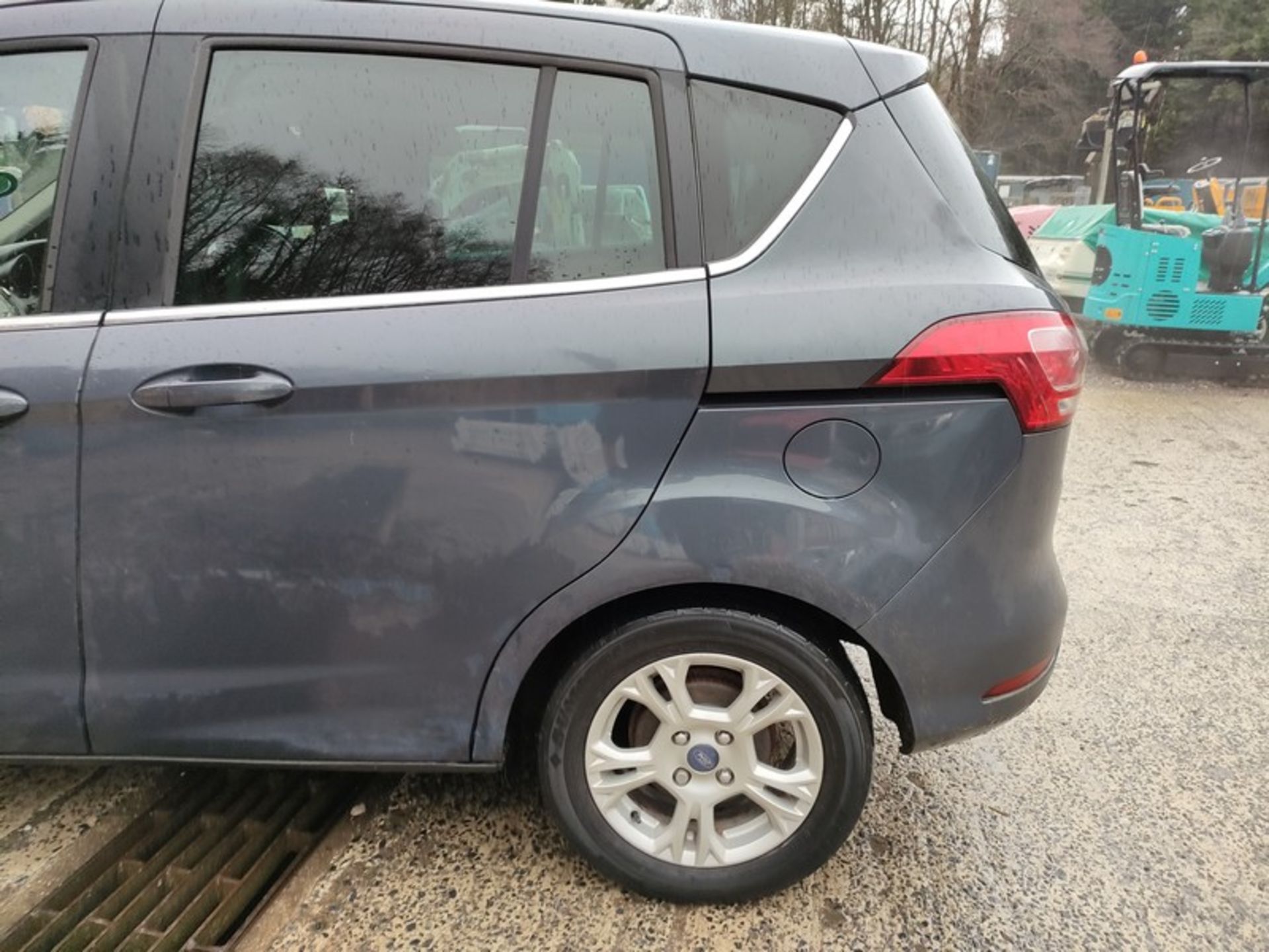 13/62 FORD B-MAX ZETEC AUTO 1596cc 5 Speed Auto Petrol MPV Silver 56K WG62OMX - Image 18 of 47