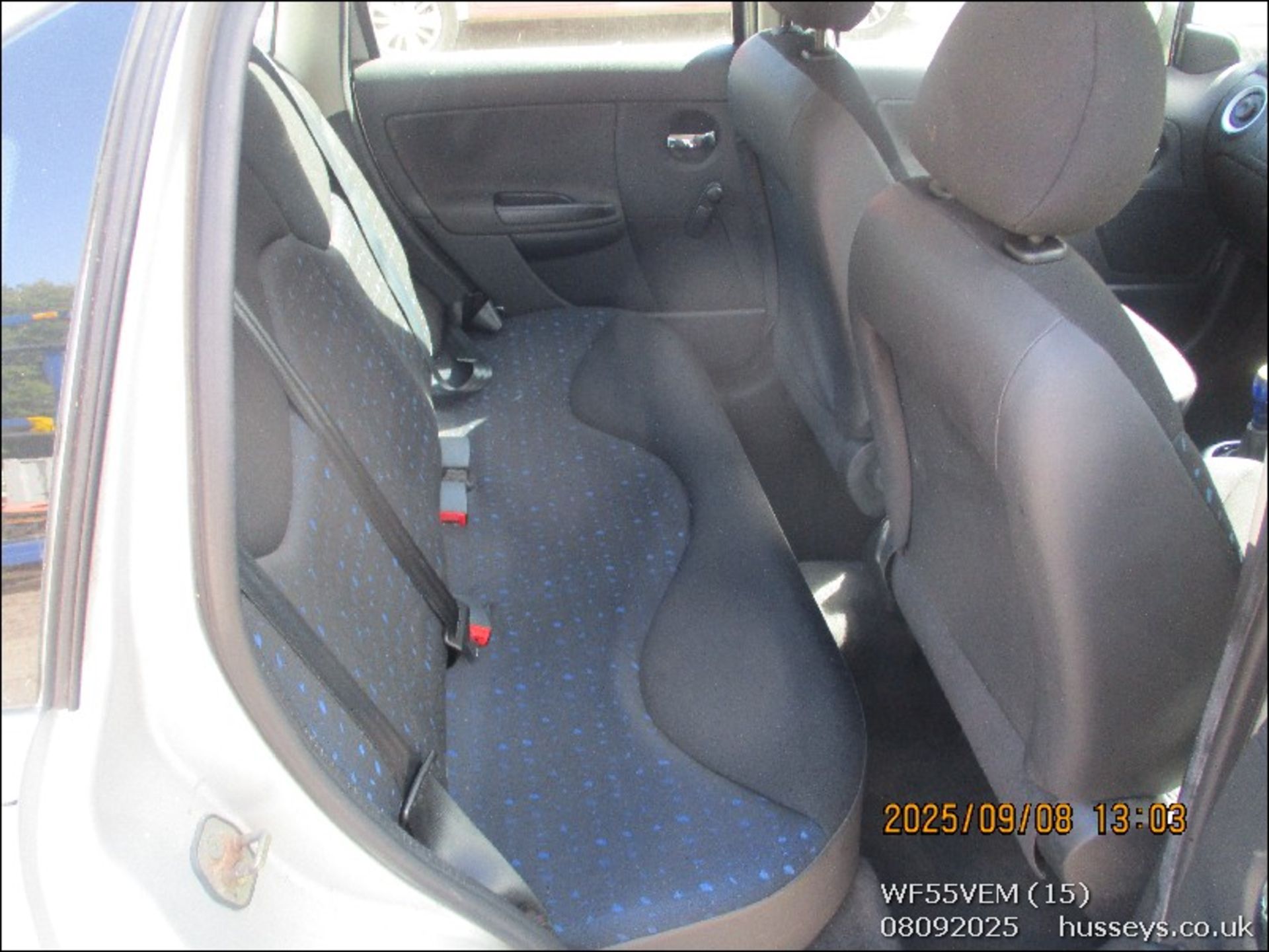 05/55 CITROEN C3 DESIRE 1360cc 5 Spd Manual Petrol 5 Dr H/Back (Silver, 100k) WF55VEM - Image 15 of 17