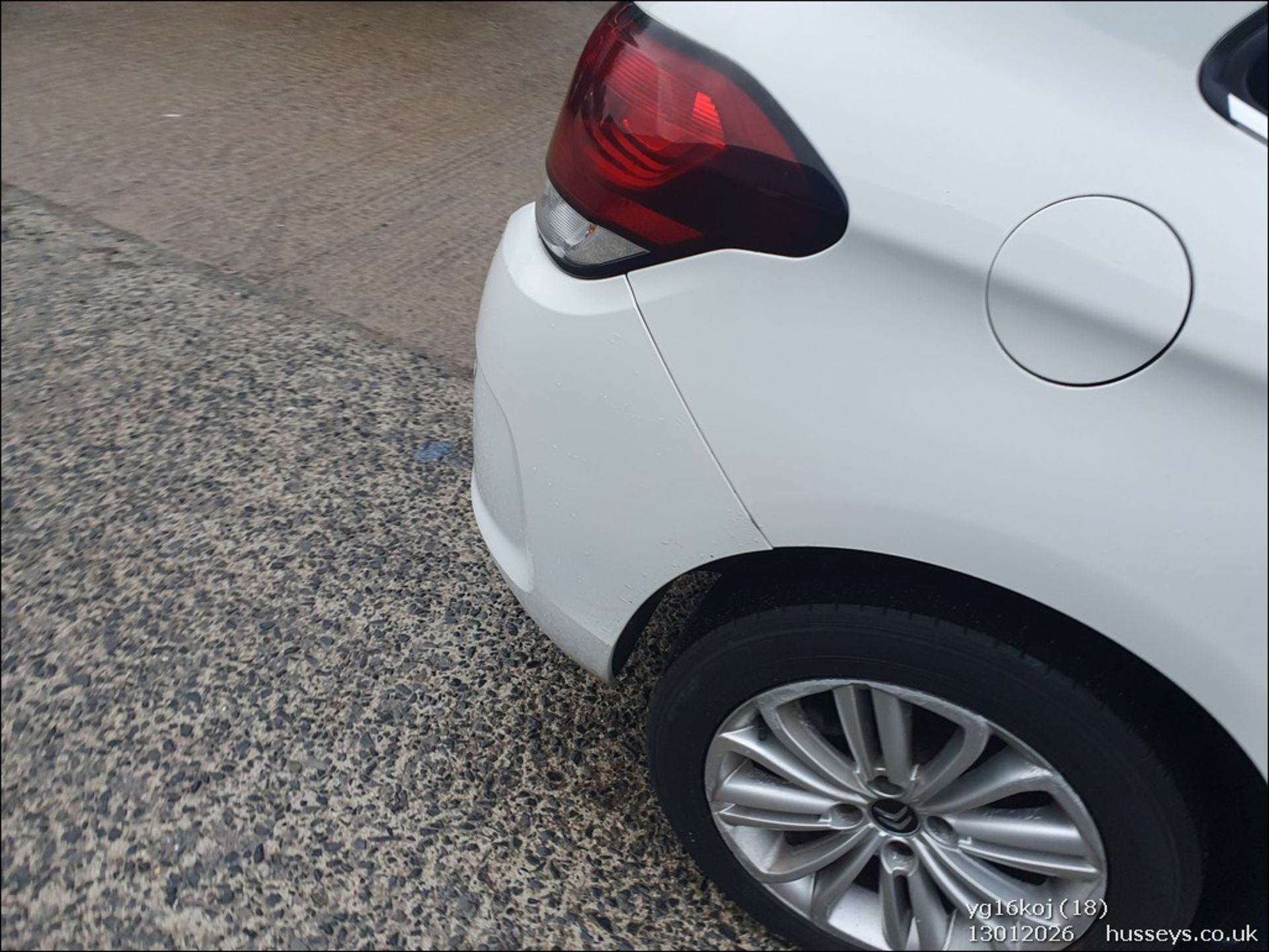 16/16 CITROEN C4 FEEL PURETECH 1200CC PETROL 5 DOOR HATCHBACK YG16KOJ - Image 19 of 44