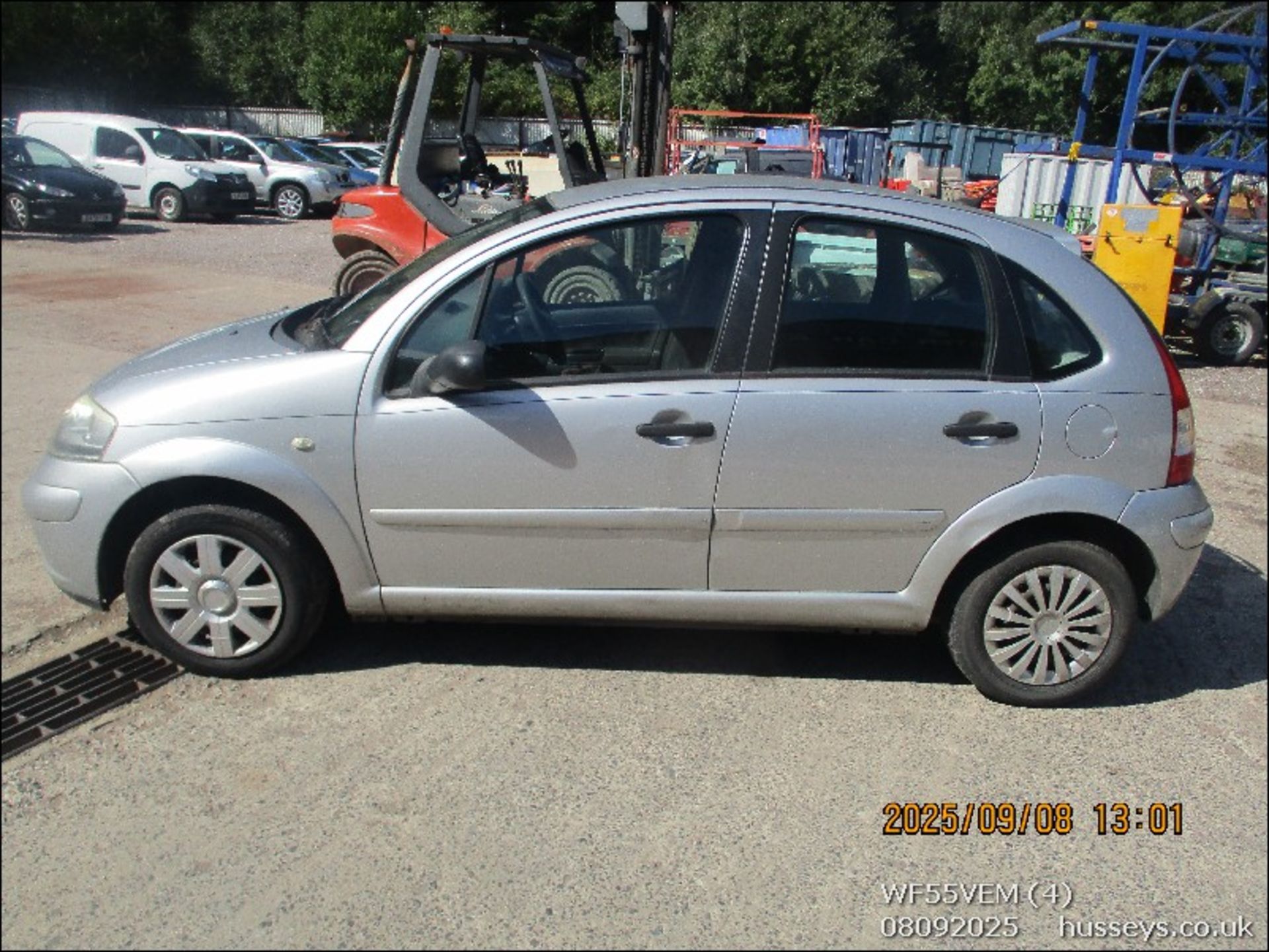 05/55 CITROEN C3 DESIRE 1360cc 5 Spd Manual Petrol 5 Dr H/Back (Silver, 100k) WF55VEM - Image 4 of 17
