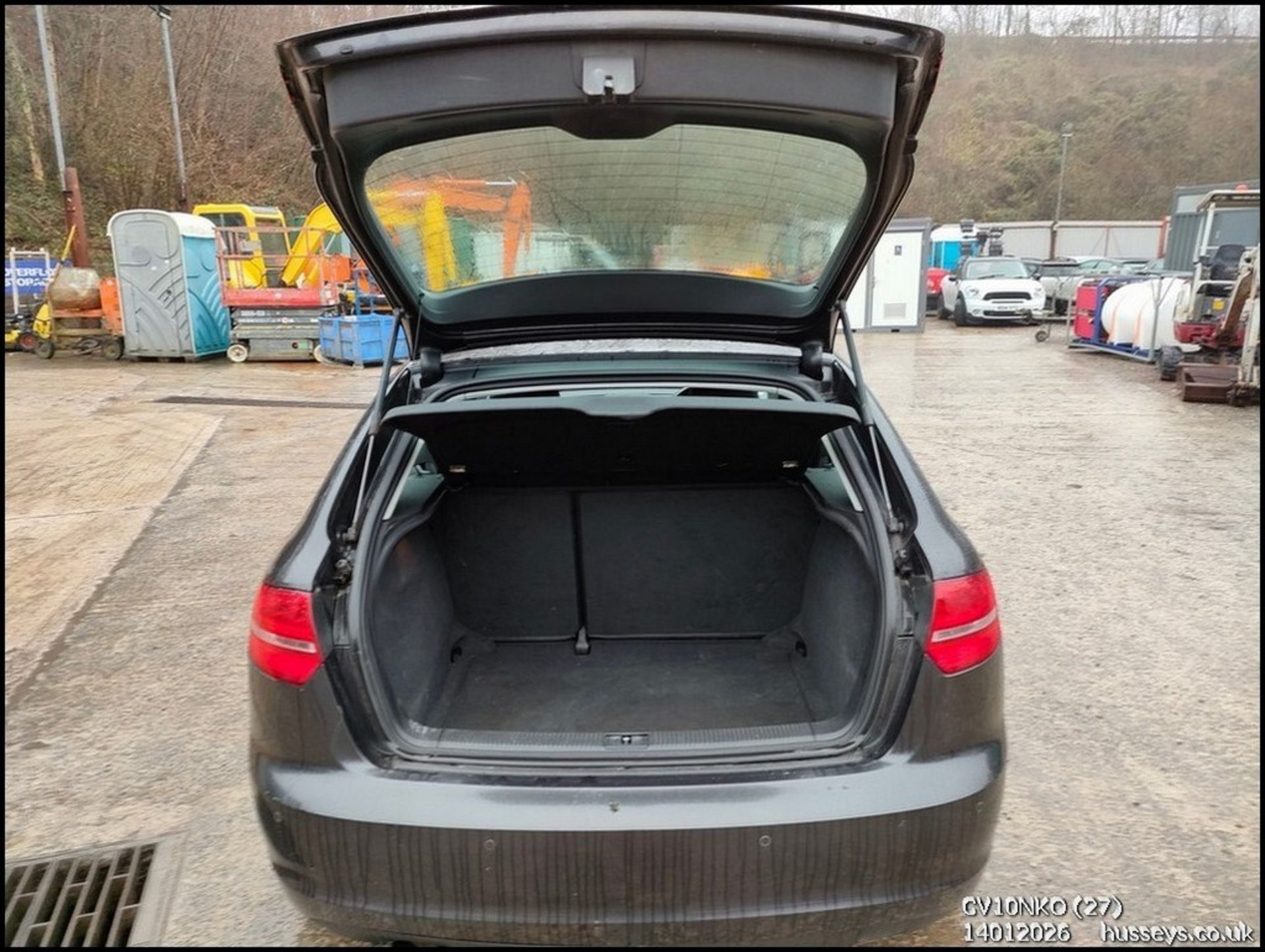 10/10 AUDI A3 SPORT TFSI 1390cc 6 Spd Manual Petrol 5 Dr H/Back (Grey, 97k) CV10NKO - Image 27 of 35