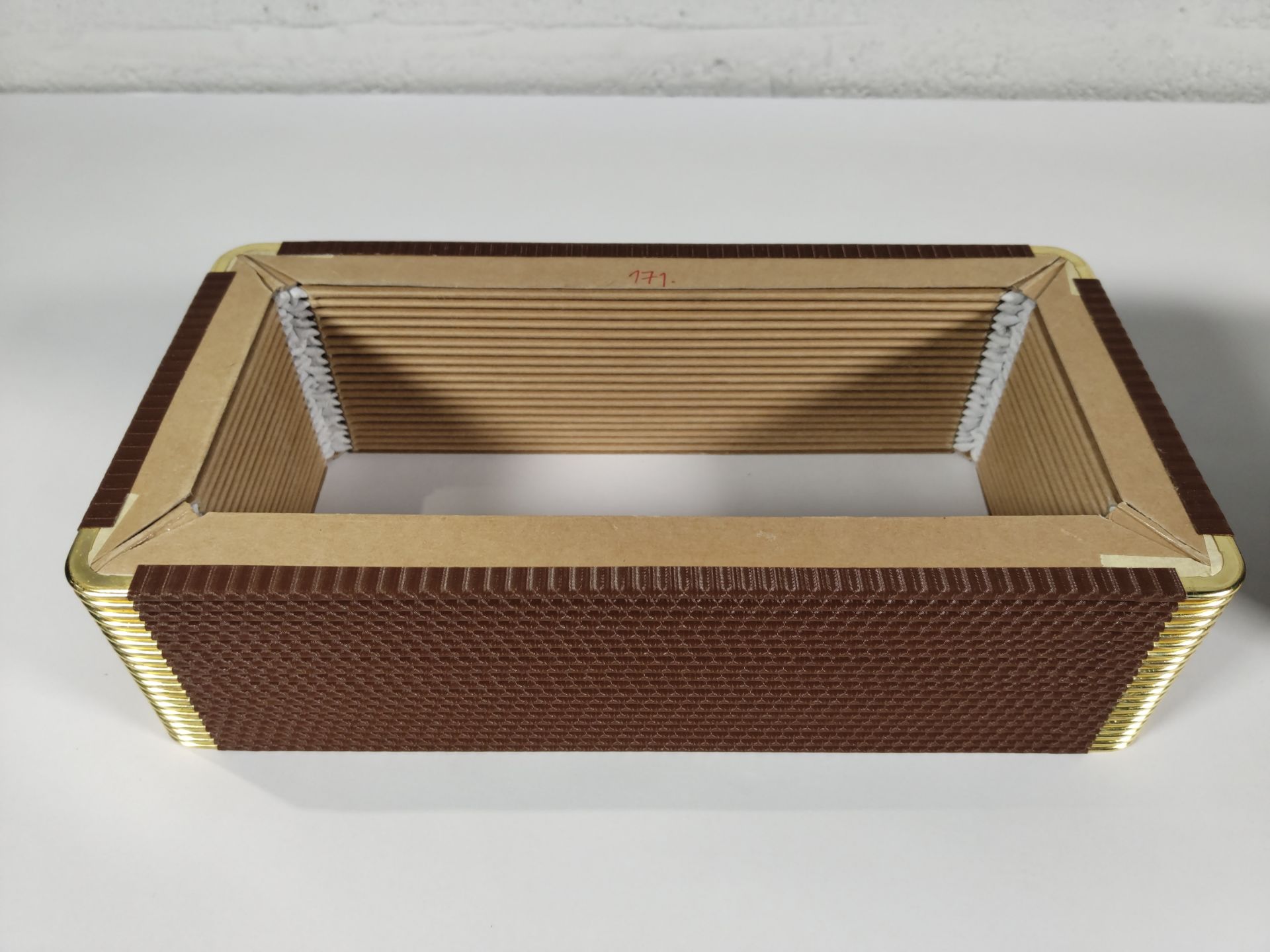 Two Harmonikas Bellows x 20 folds, light leather corner, inside P3 NAT paper, outside K10 brown stri - Image 2 of 2