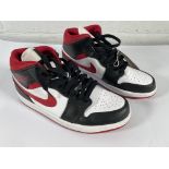 A pair of pre-owned Nike Air Jordan high top (UK 6).