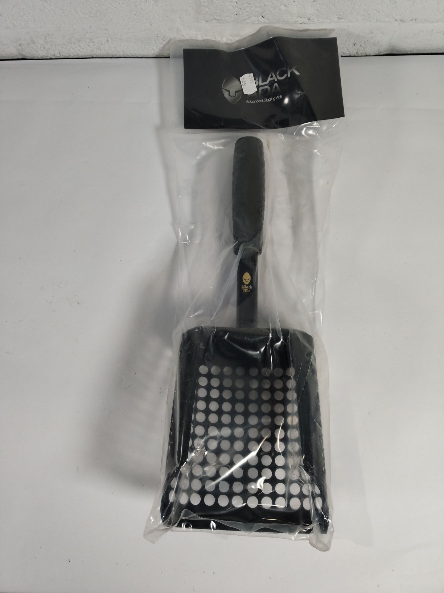 Eleven as new Black Ada metal detecting tools to include 6x Invader Extended spades in Black and 5x - Image 3 of 3