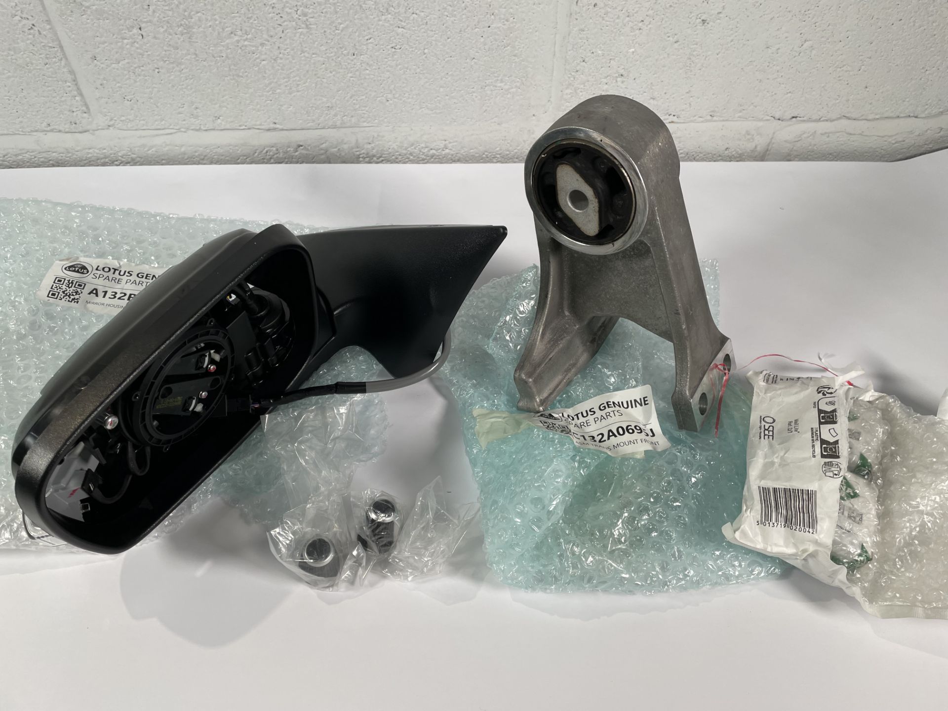 A Lotus Evora (2016 - 2022) mirror housing assy, LH-FED/GCC, part number: A132B0567F, a transmission