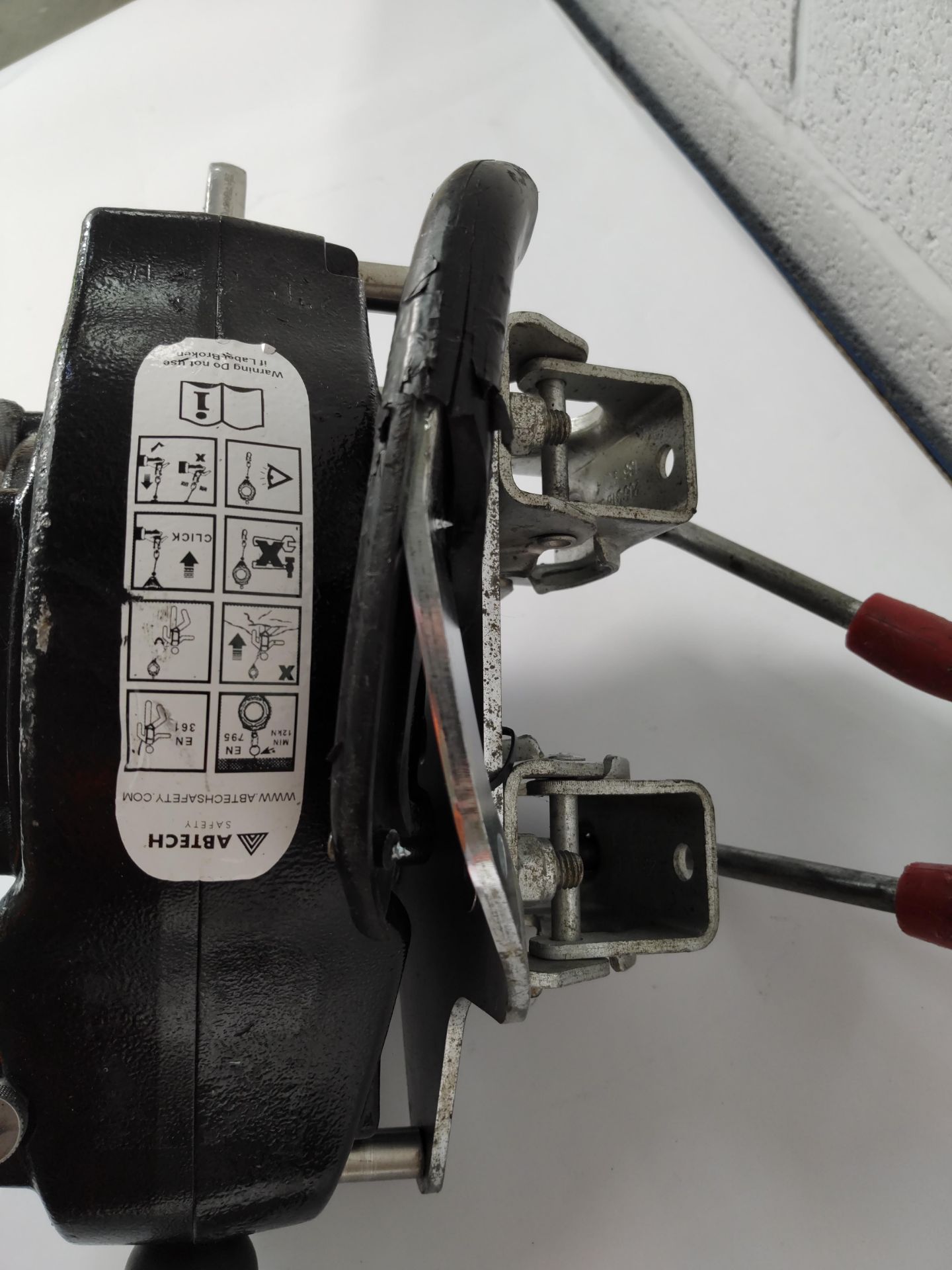 A pre-owned Abtech Safety TORQ Fall Recovery Device AB15RT, 15m, Max load: 150KG, Lifeline Length: 1 - Image 2 of 3