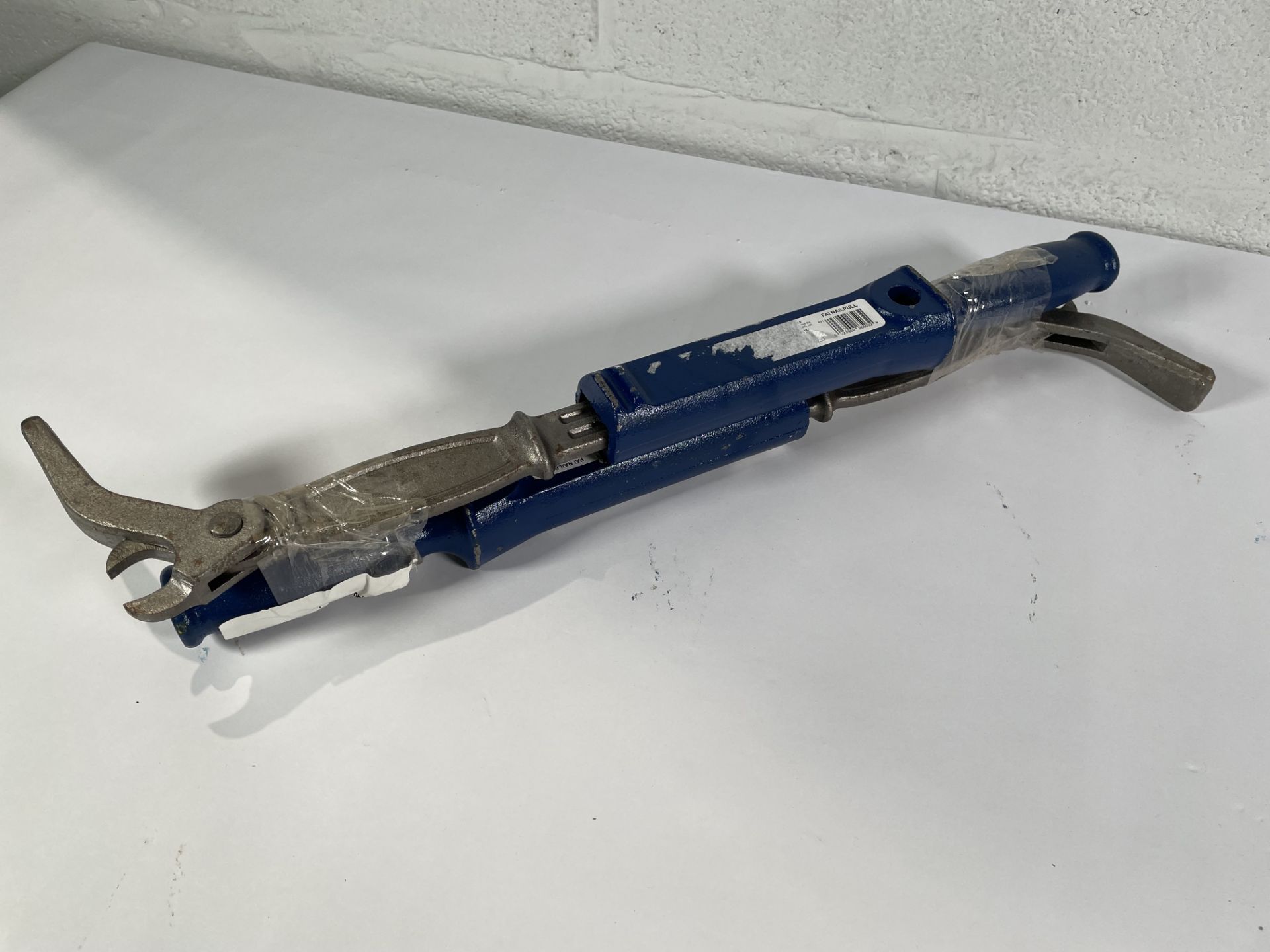 Two Faithfull Nail Pullers 60cm (24in).