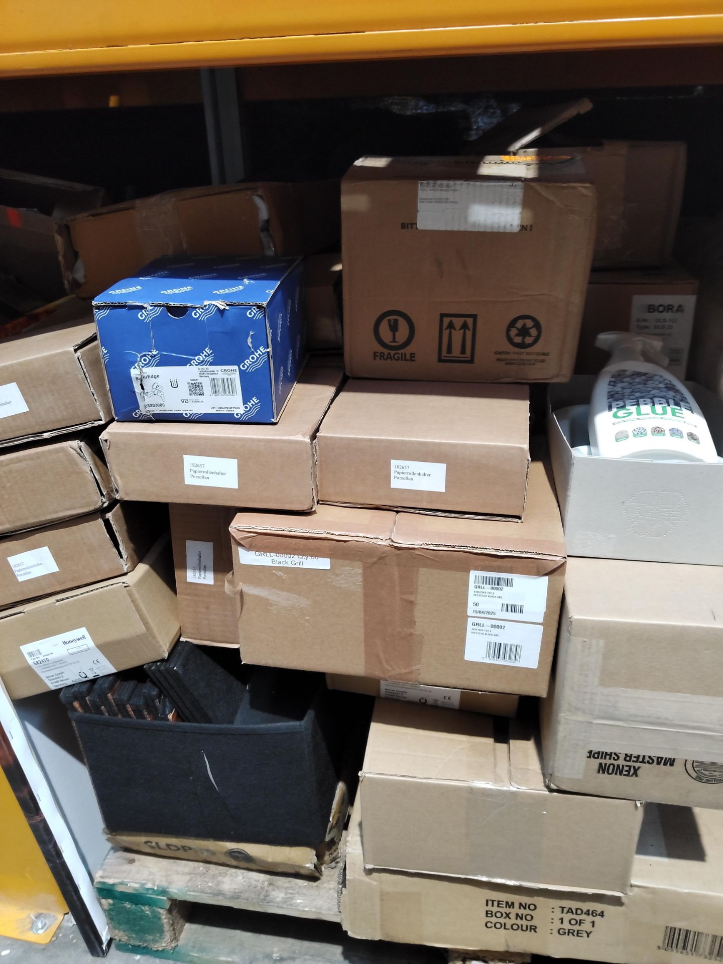 A large quantity of assorted mainly household related items. - Image 5 of 6