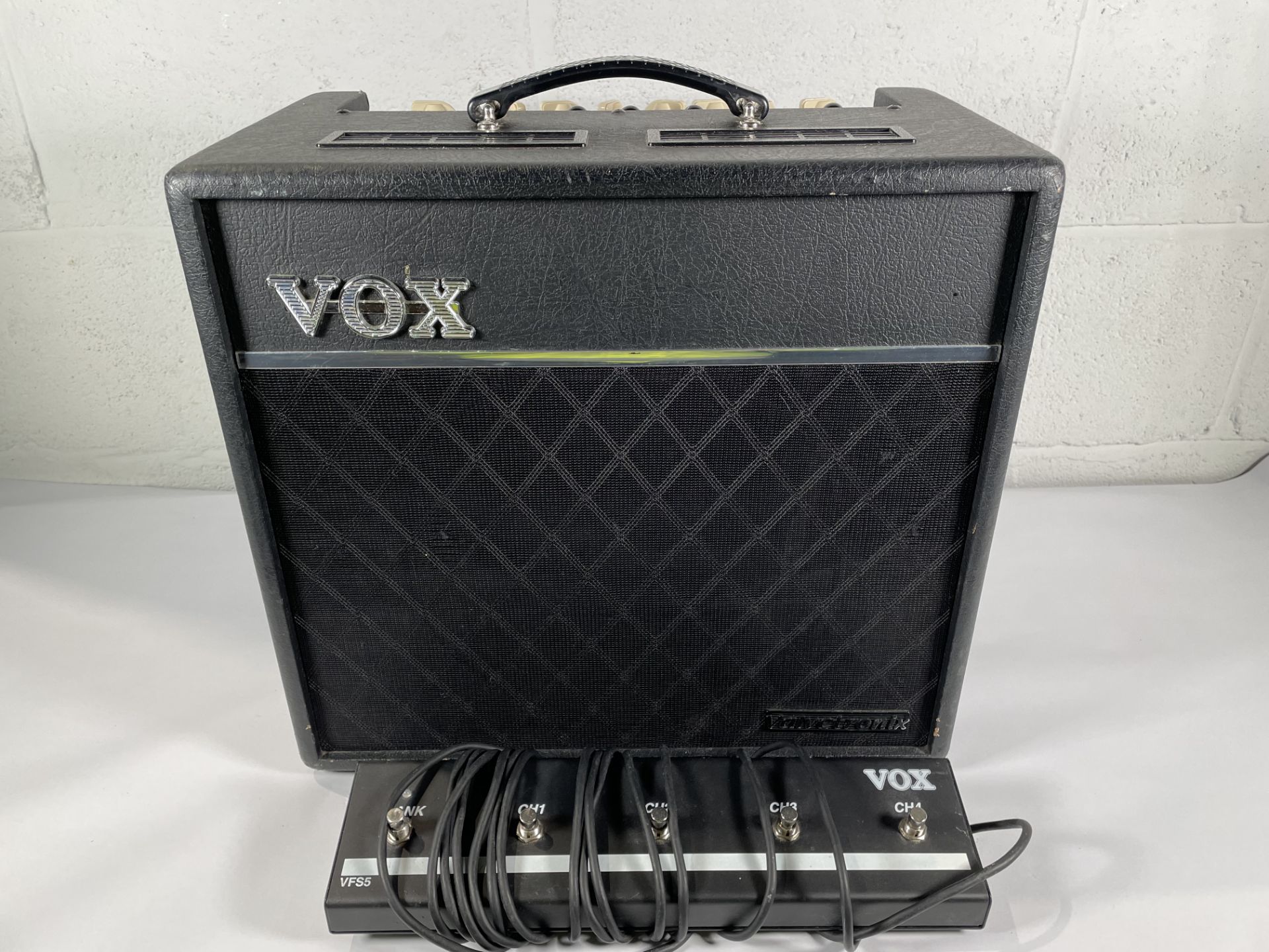 A pre-owned Vox Valvetronix VT80+ combo amp with a VFS5 footswitch (NO leads).