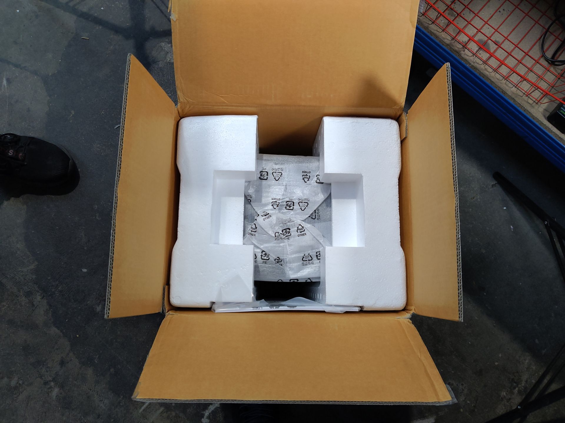 An as new Yamaha HS7 Powered Studio Monitor Speaker. - Image 2 of 2