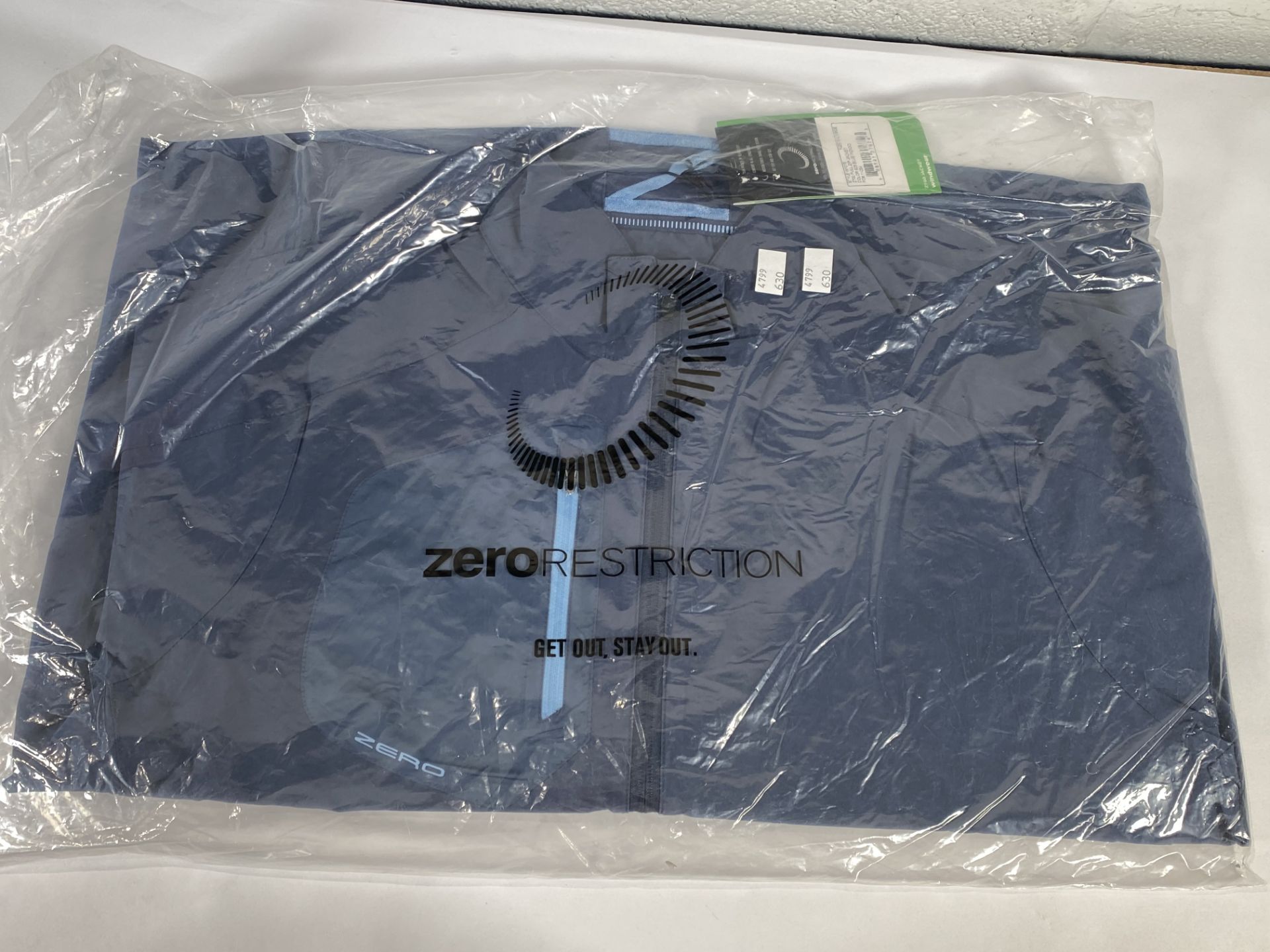 A Zero Restriction power torque full zip (XL).