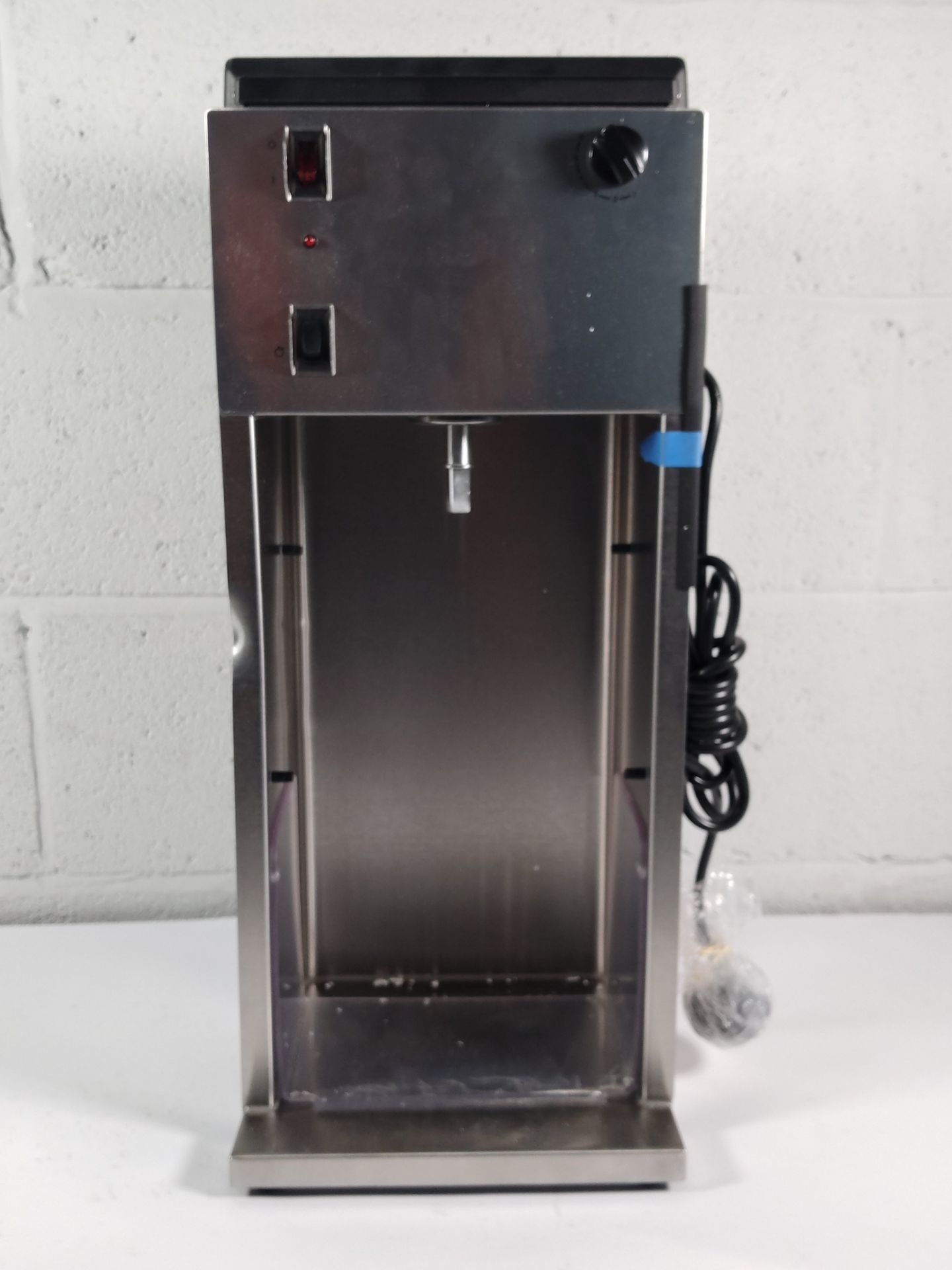 An as new Vitamix counter-top ice cream mixer unit, agitator shaft/mixing attachment may need replac