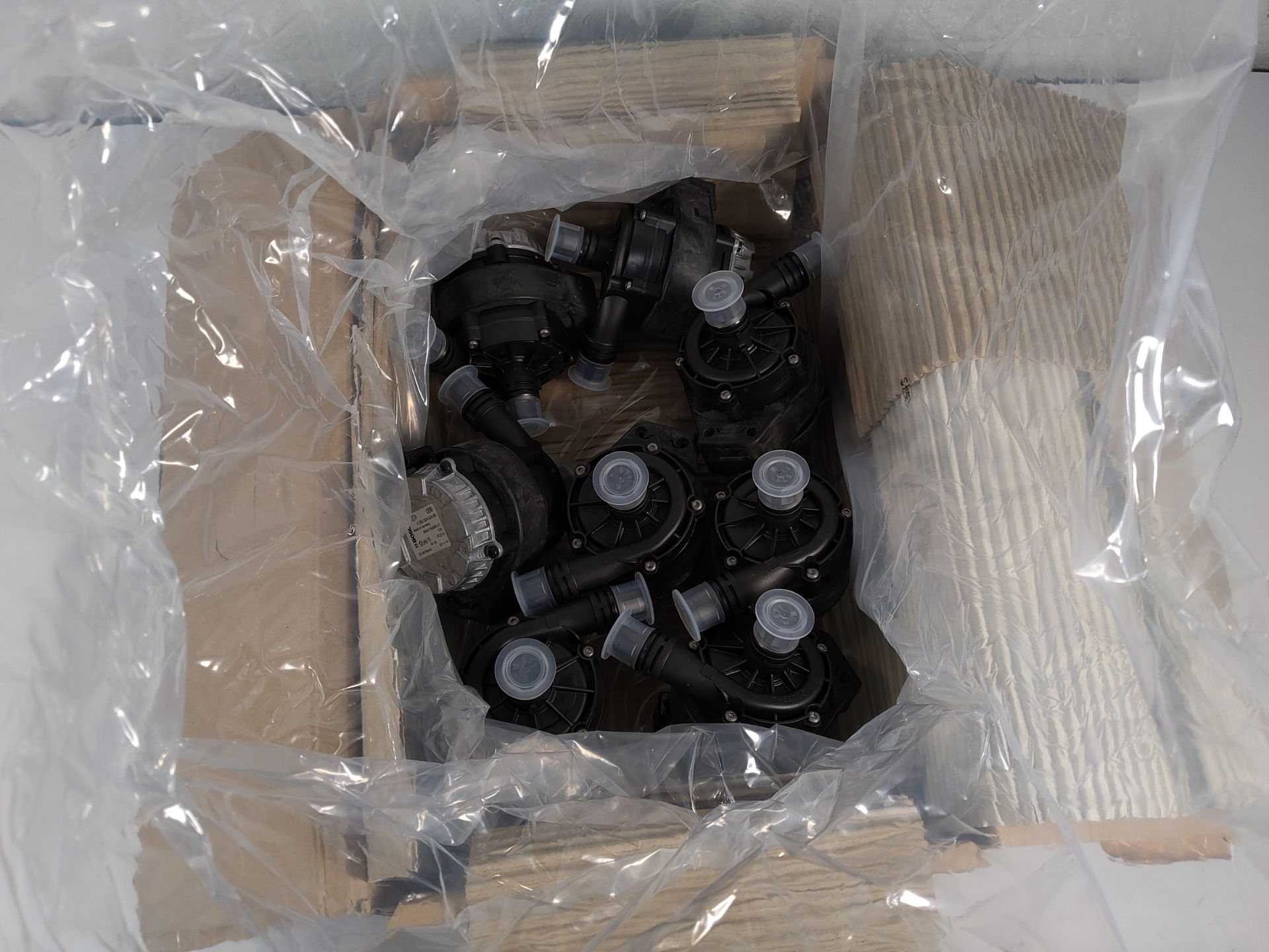 Eight as new Bosch Auxiliary Water Pumps (cooling water circuit) - 0392024-99.